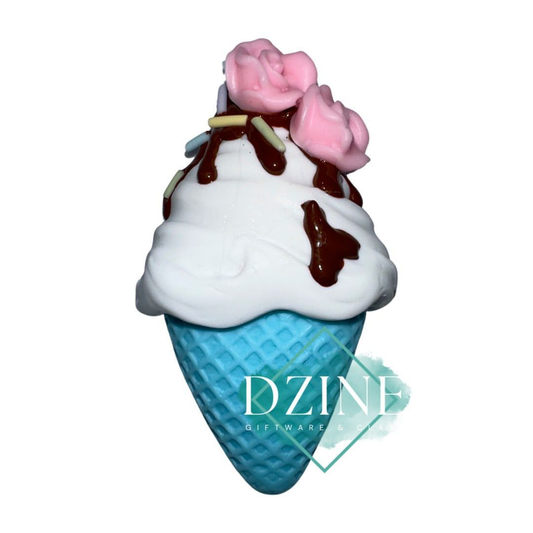 Small ice cream with blue cone (5.5cm)