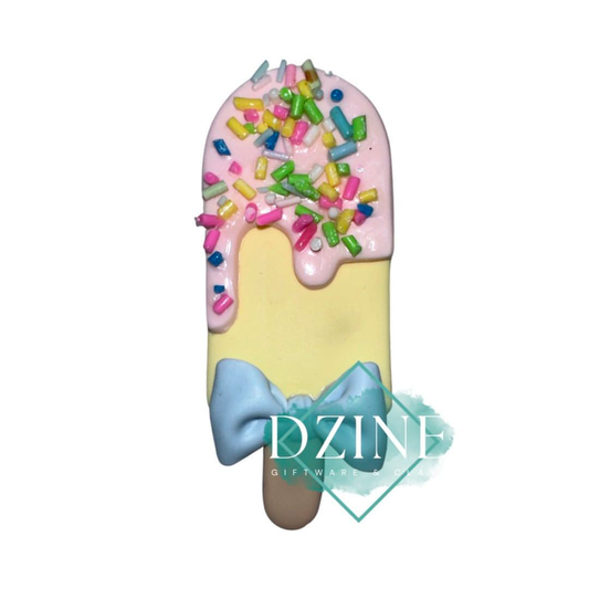 Ice cream with pink topping blue bow (7cm)